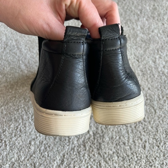 Sofft Britton Size 9.5 Ankle Boot Black Leather Casual Slip-On Bootie Sneaker - Picture 2 of 4